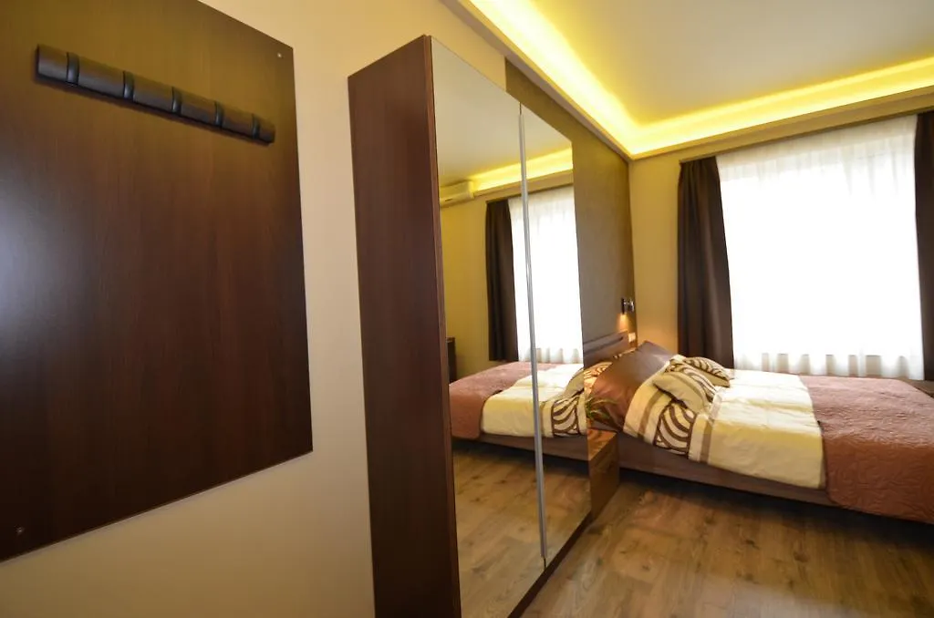 Fig Tree House Budapest 3*,